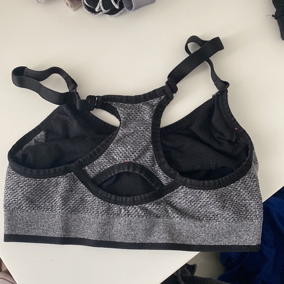 don’t know the brand size small - Picture 2 of 2